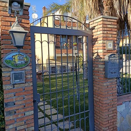 B&B Villa Salome' San Pietro Clarenza ภายนอก รูปภาพ
