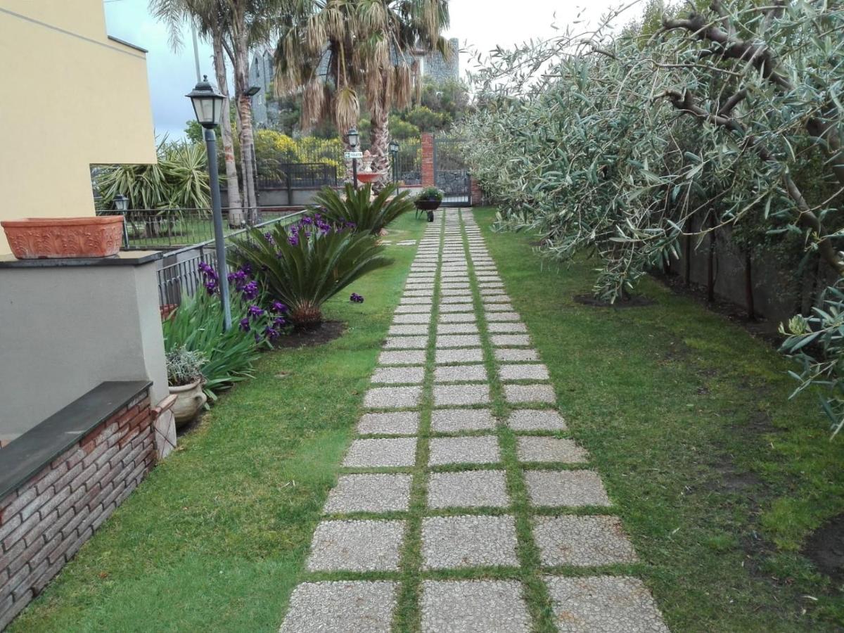 B&B Villa Salome' San Pietro Clarenza ภายนอก รูปภาพ